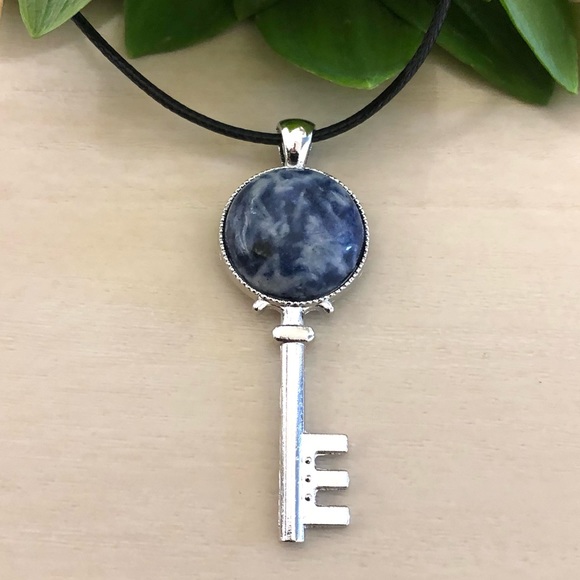 Sodalite Natural Stone Key Shaped Pendant Necklace Healing Gemstone Pendant - Picture 2 of 2